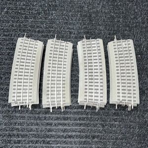 16 Pieces of Lionel 084 Fastrack Train Track